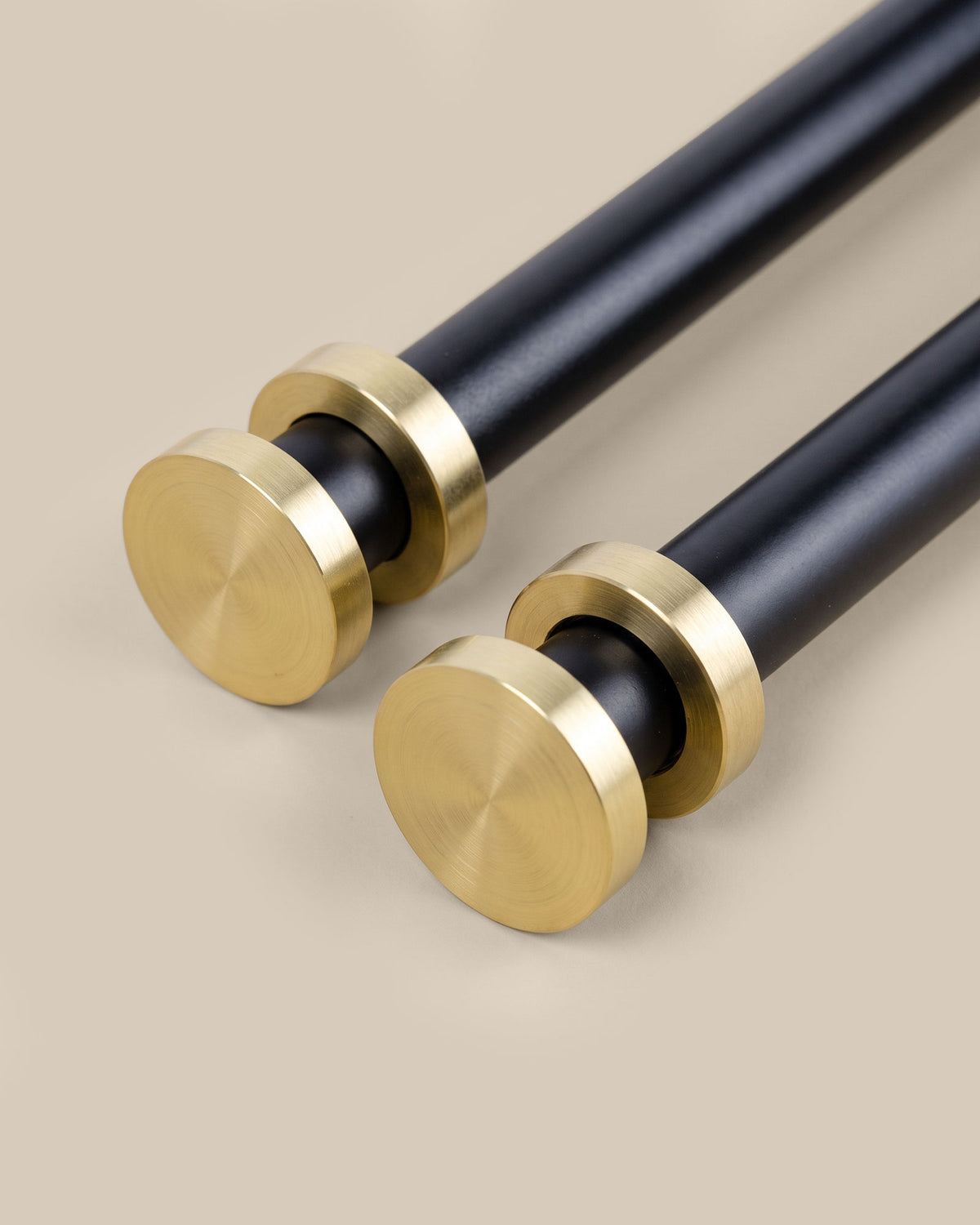 Finial Infront, brushed brass, 28 mm