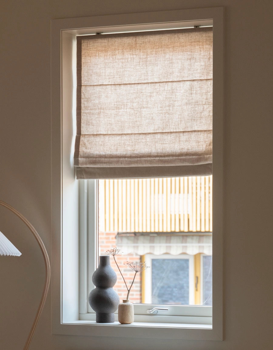 Beige hissgardin Lina med linnekänsla