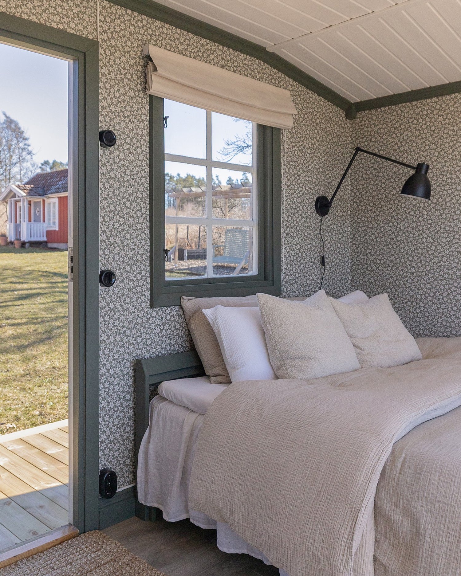Mörkläggande hissgardin Nova med kulkedja, beige