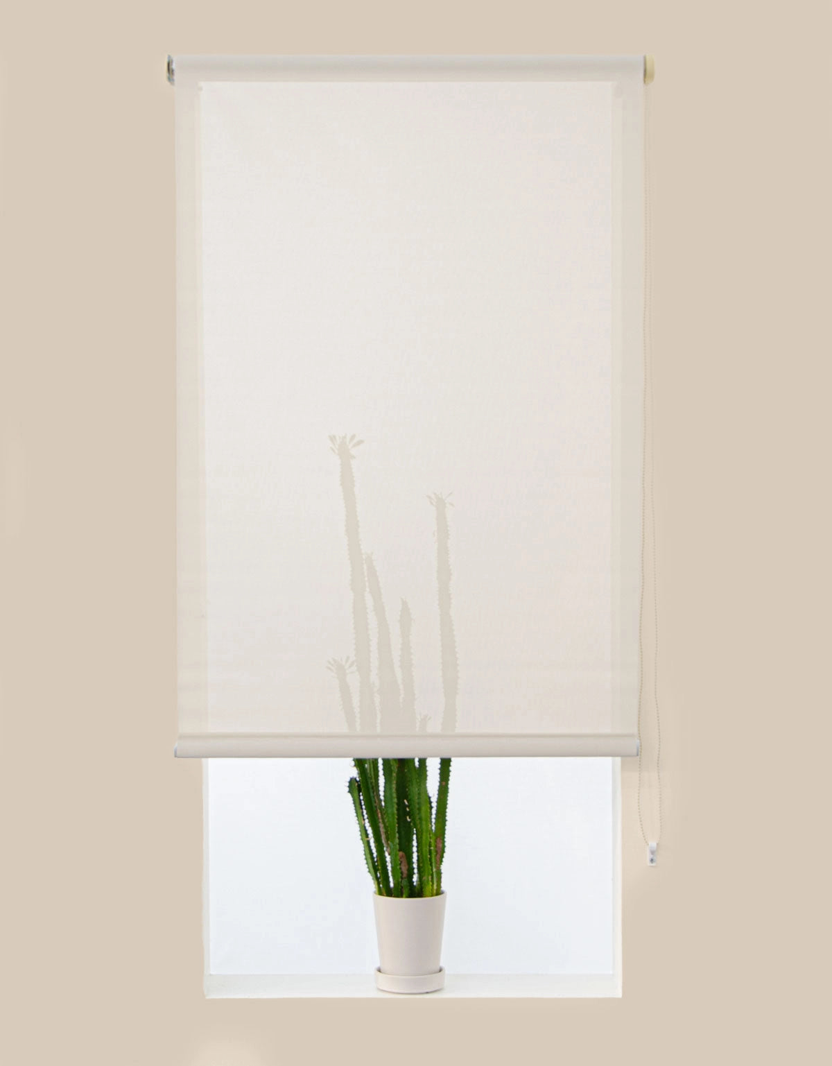 Beige screenrullgardin med extra höjd